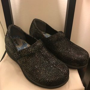 Grey’s Anatomy soft walk clogs- nurse- medical